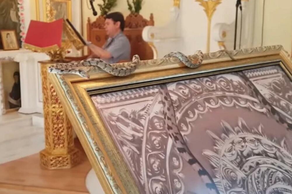 U OVU CRKVU SVAKE GODINE NA VELIKU GOSPOJINU DOLAZI VELIKI BROJ ZMIJA: Legende su da se naježiš! (VIDEO)