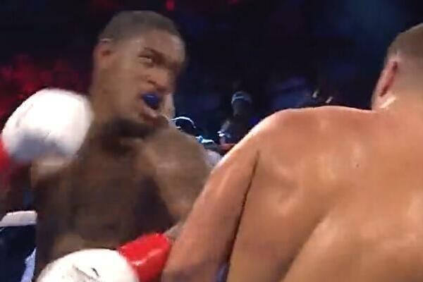 BESNI AMERIKANAC NOKAUTIRAO SRBINA! Od udarca nije bilo spasa (VIDEO)