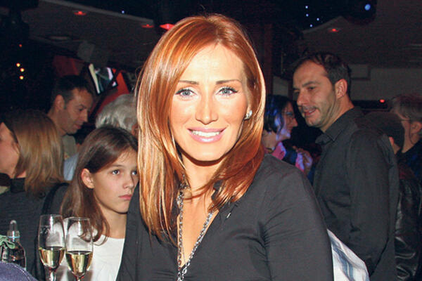 90tih HARALA SRBIJOM, A SADA UPISALA FAKS I PROMENILA PROFESIJU: Batalila ESTRADU, evo šta sada radi! (FOTO)