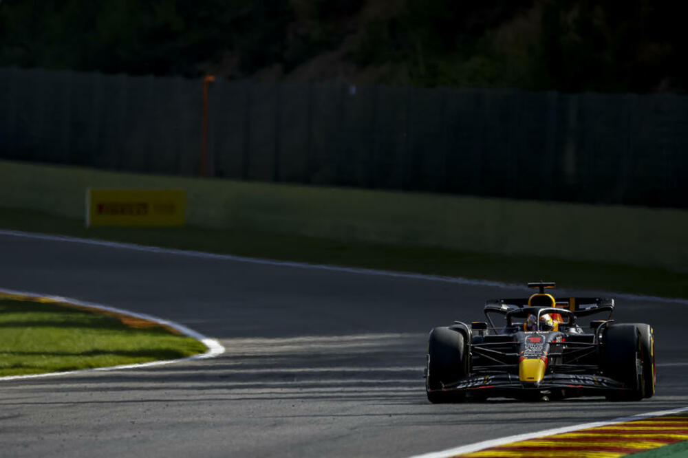 NEZAUSTAVLJIV! Treća pobeda u nizu aktulenog šampiona Formule 1! (FOTO)