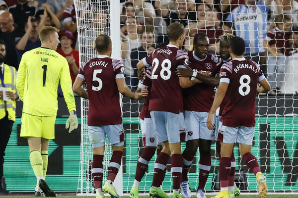 PRVA POBEDA VEST HEMA U SEZONI! Njukasl u posledjim minutima izbegao poraz! (FOTO)