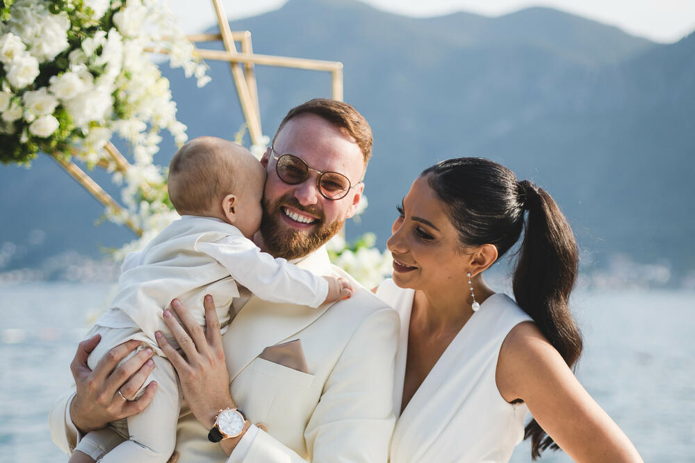 ESPRESO DOŠAO DO EKSKLUZIVNIH FOTOGRAFIJA SA GALA SLAVLJA DANIJELA ALIBABIĆA: Pogledajte ko je sve bio od POZNATIH