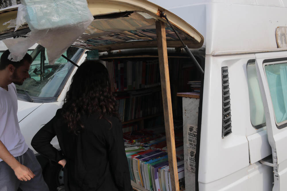 Knjige, udžbenici, škola, Prodaja