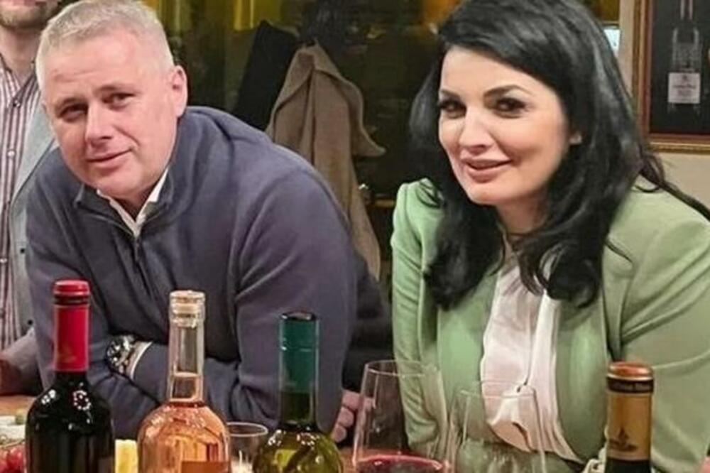 MNOGI NAGAĐAJU DA JU JE JURIĆ ZAPROSIO: Milena Popović pokazala prsten na ruci! (FOTO)