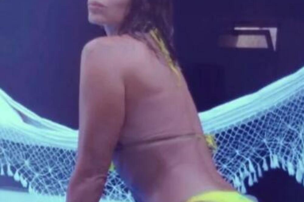 ANA JE 1982. BILA MIS JUGOSLAVIJE OGROMNE GRUDI SU JE PROSLAVILE: Ovako izgledaju u KUPAĆEM NAKON 3 DECENIJE (FOTO)