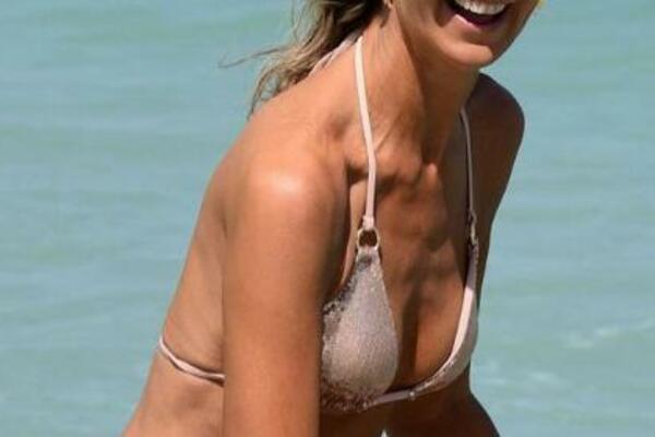 VIKTORIJA JAVNO PRIZNALA DA JE IMALA GRUPNI SE*S! U sve uplela ovaj POZNATI PAR, SKANDAL U NAJAVI (FOTO)