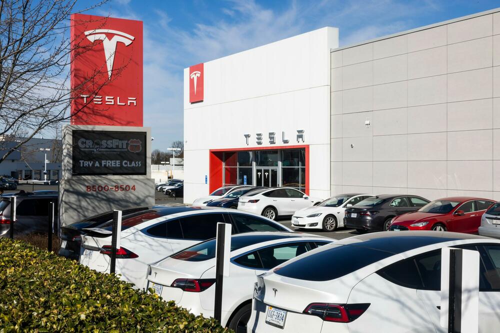 VOZAČI ELEKTRIČNIH AUTOMOBILA U VEĆEM RIZIKU OD UDESA: Evo i zbog ČEGA, pomno obratite PAŽNJU!