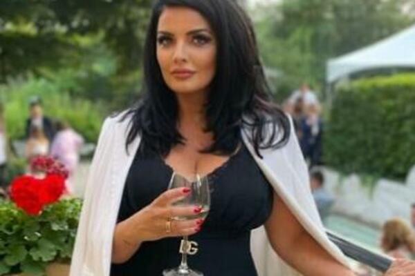 RAZGOLITILA SE OLIVEROVA UDOVICA! VIDI SE SVAKI CENTIMETAR TELA: Haljina JEDVA PREKRIVA intimu! (HOT FOTO)