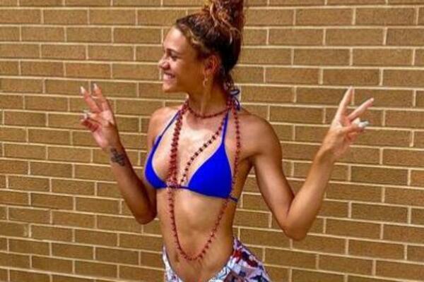 MOGLA JE DA USPE I U MODELINGU! Ćerka Denisa Rodmana NAJPLAĆENIJA fudbalerka u SAD! (FOTO)