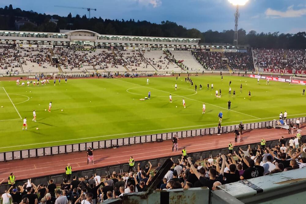 PARTIZANOVI IGRAČI ISTRČALI NA TEREN U POSEBNIM MAJICAMA! Scena za PAMĆENJE u Humskoj!
