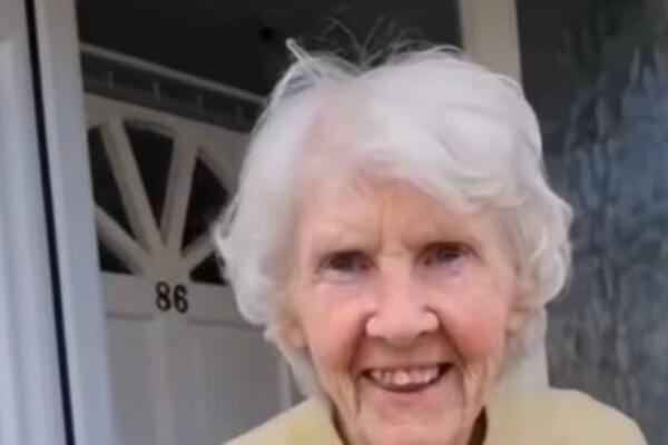 GROZDA (70) VEĆ 30 GODINA NIJE BILA KOD LEKARA: I to sve zahvaljujući OVOM RECEPTU, odmah ga zapišite!