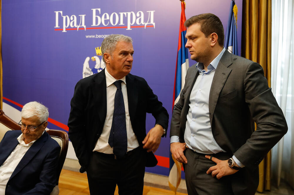 TUMBAKOVIĆ MENJA VUČELIĆA, VRAĆA SE I DRUGI TROFEJNI TRENER? Sprema se opasno TUMBANJE u Partizanu!