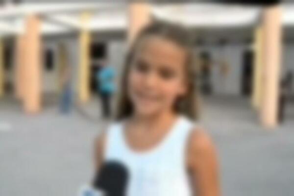 NJENA REAKCIJA POSLE UPISA U PRVI RAZRED JOŠ SE PREPRIČAVA: Devojčica iz Obranovca je HIT na internetu! (VIDEO)