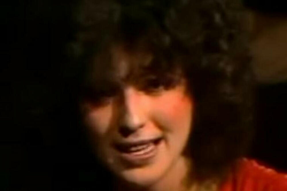 POVRATAK ŽENE U KOJU JE BILA ZALJUBLJENA CELA BIVŠA JUGA: Da li je prepoznajete OVAKVU?! (FOTO)