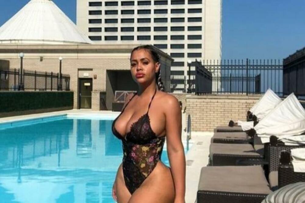 SE*SI NASTAVNICA POKAZALA ZADNJICU PRED DECOM: Isplivala FOTKA, učenici nisu mogli da PRESTANU DA GLEDAJU (FOTO)