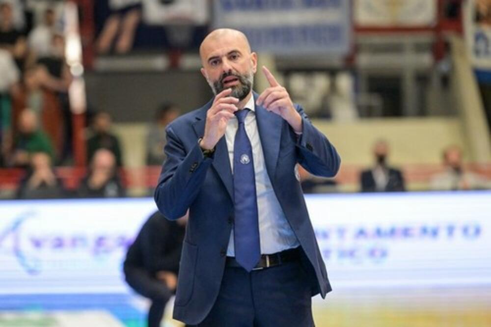 HOLANDSKI SELEKTOR: Mi smo autsajderi u životu, ne samo protiv Srbije!