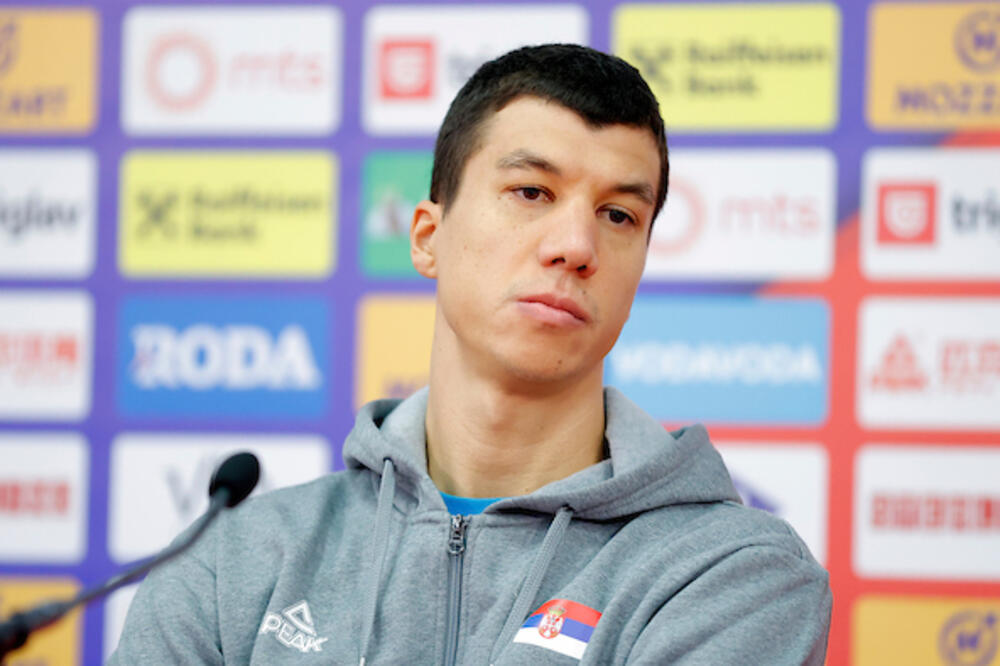 KAPITEN SRBIJE O PORAZU: Pričali su dugo posle ponoći, pa se osvrnuo na selektora: Lažnom reakcijom motiviše ekipu!