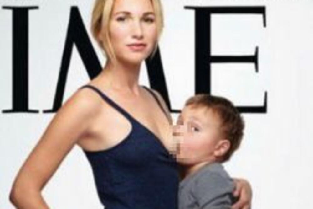 IZBACILA GOLE GRUDI I KRENULA DA DOJI NA NASLOVNICI! Ovo je MAJKA o kojoj bruji ceo svet, EVO KAKO SE PRAVDA (FOTO)