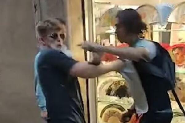 TURISTA OSTAO BEZ RANCA, A ZAMALO I BEZ ŽIVOTA! Jeziv SNIMAK sa ulica EVROPSKE metropole UZDRMAO mreže (VIDEO)