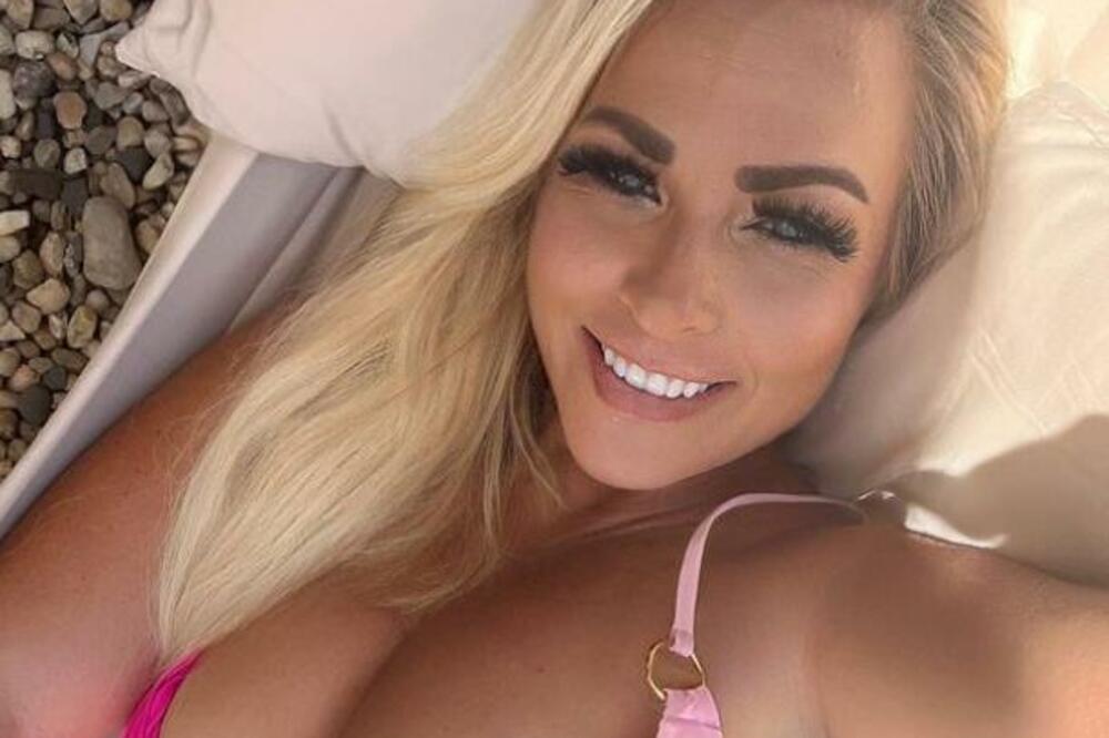 ISPLIVAO EKSPLICITAN SNIMAK UČITELJICE U JAVNOST: Evo šta je RADILA, svi NAVALILI kao LUDI (FOTO)