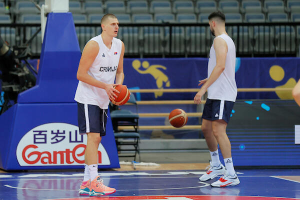 LEPA PODRŠKA IZ DENVERA! Nagetsi poželeli sreću Jokiću i Srbiji! (FOTO)