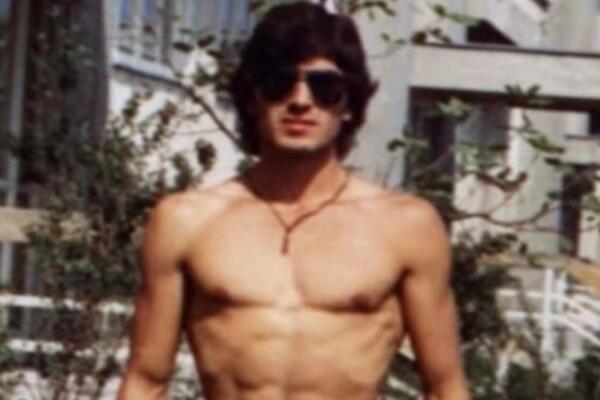 DA LI ZNATE KO JE DASA SA FOTKE? Nema žene koja ga nije SANJALA, danas ima 63 godine, a i DALJE GA ŽELE