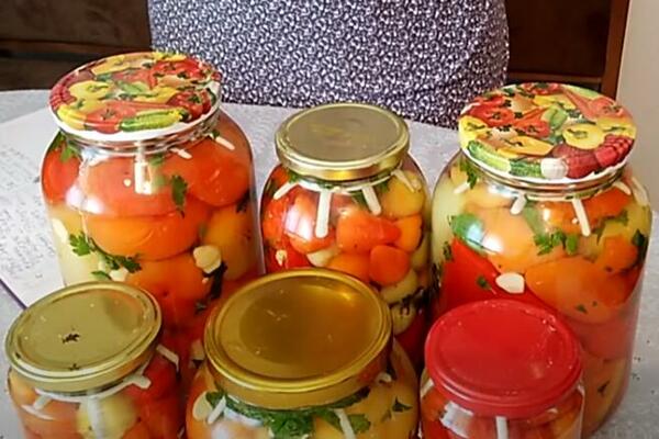 BARENA PAPRIKA PO RECEPTU STAROM 40 GODINA: Spremite ZIMNICU na STARINSKI NAČIN