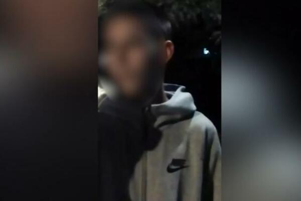 UZNEMIRUJUĆI SNIMAK VRŠNJAČKOG NASILJA NA DUŠANOVCU: Dvojica maloletnika ZLOSTAVLJAJU trećeg, POTRESNO! (VIDEO)