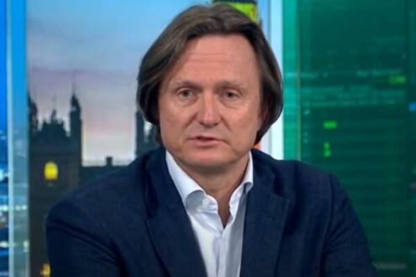 MILIONER ZBOG IZBEGLICE IZ UKRAJINE OSTAVIO ŽENU: Žive u kući sa bazenom prekoputa nje?!