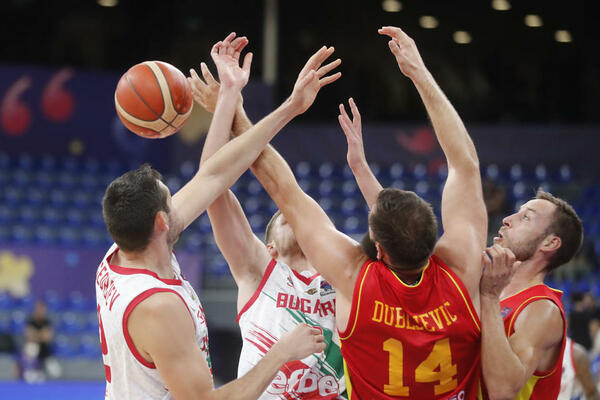 CRNA GORA VEĆ MOŽE DA PAKUJE KOFERE ZA BERLIN: Đetići teže od očekivanog uspeli da iskoriste ulogu favorita!