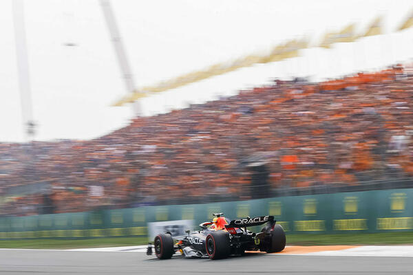 FERSTAPEN ODBRANIO DOMAĆI TEREN: Holanđanin je slavio u veoma uzubljivoj trci, i stigao do jubilarne pobede!