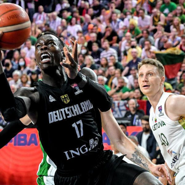 NEMAČKA POSLE DVA PRODUŽETKA OBEZBEDILA OSMINU FINALA: Litvanci promašili trojku za pobedu, sada su na 0/3!