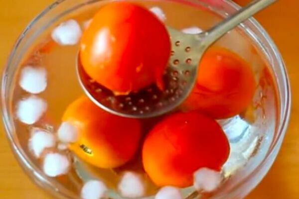 AKO IMATE NEKU OD OVIH BOLESTI ODMAH IZBACITE PARADAJZ IZ ISHRANE: Možete samo pogoršati simptome