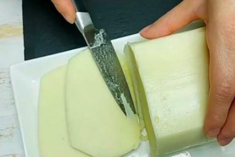 POSLE OVOGA VIŠE NIKADA NEĆETE KUPITI TVRDI SIR: Otvoriće vam se OČI KADA VIDITE ZAŠTO!