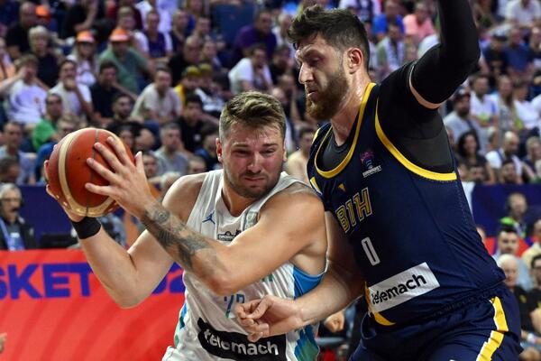 HLADAN TUŠ ZA SLOVENCE! Bosanci režirali SENZACIJU, Musa i Roberson srušili evropske prvake!