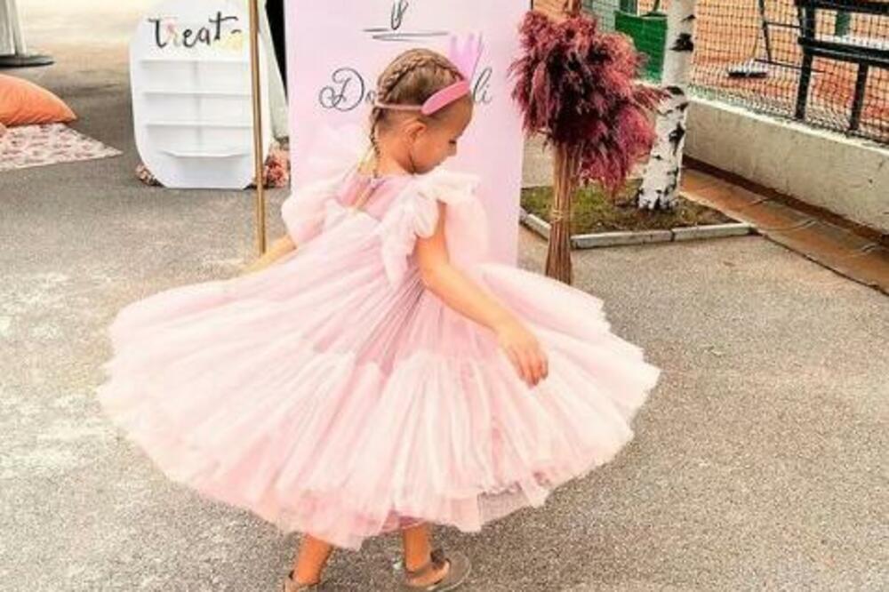 Slike sa proslave rođendana Tare Đoković koje niste videli! Novak i Jelena ISPUNILI ŽELJE! BAJKOVITO SLAVLJE (FOTO)