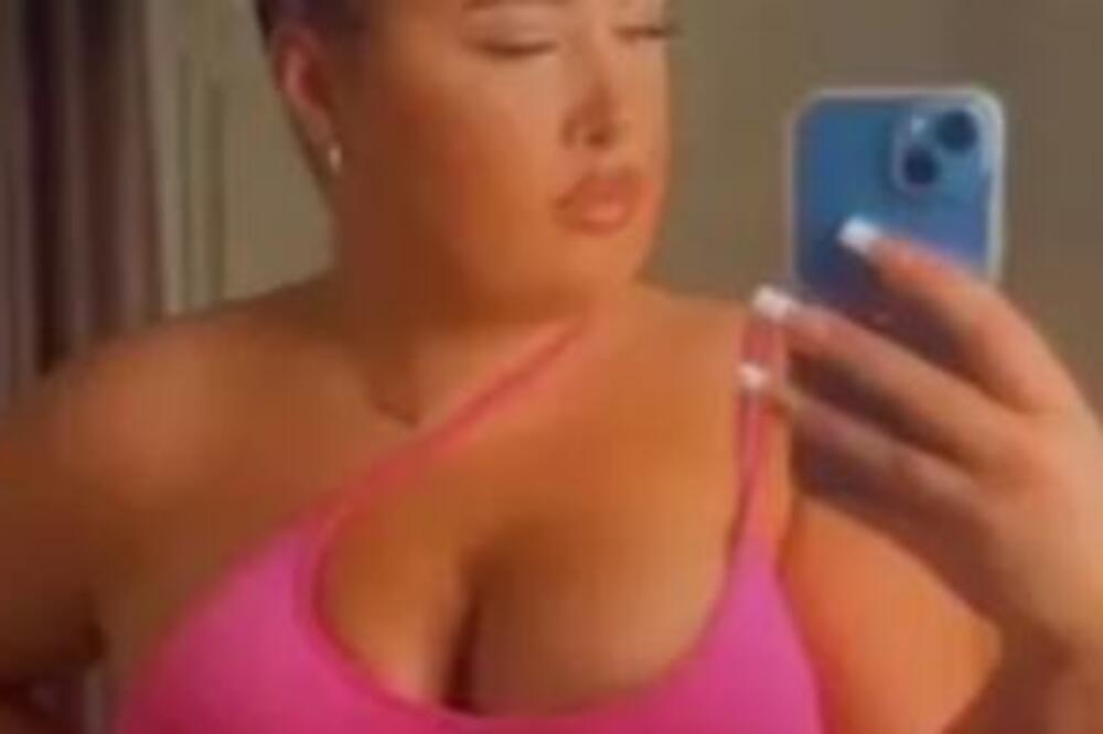 ČIM SE OBUKLA OVAKO, USLEDILO JE PONIŽAVANJE I MALTRETIRANJE! Terali je da SKINE, a onda su završili u WC-U (FOTO)