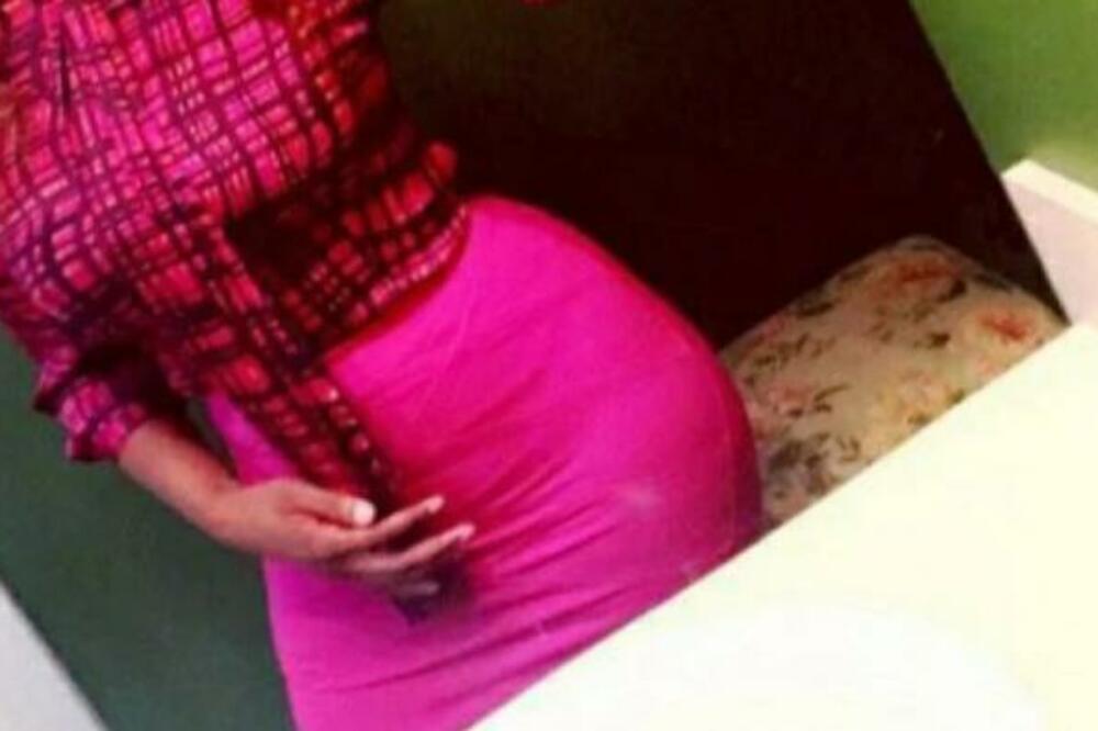 UČITELJICA OTPUŠTENA ZBOG OBLINA KOJE SVET JOŠ NIJE VIDEO: Njene slike su obišle planetu, SVI IH DELE (FOTO)