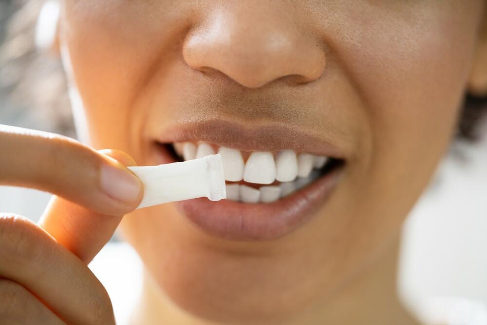 DOKTOR OTKRIO ŠTA SE DEŠAVA U ORGANIZMU KADA PROGUTAMO ŽVAKU: Može izazvati OPSTRUKCIJU, evo koliko je OPASNO