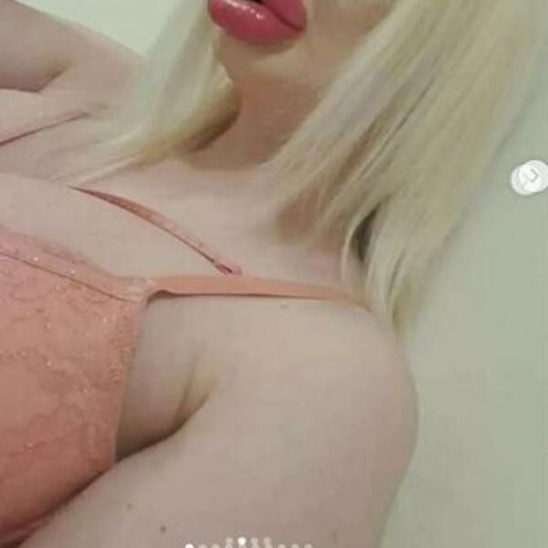 ANDREA JE ŽENA SA NAJVEĆIM NA SVETU! Ljudi gledaju i ne trepću, SLIKA OD PRE je potpuni šok (FOTO)