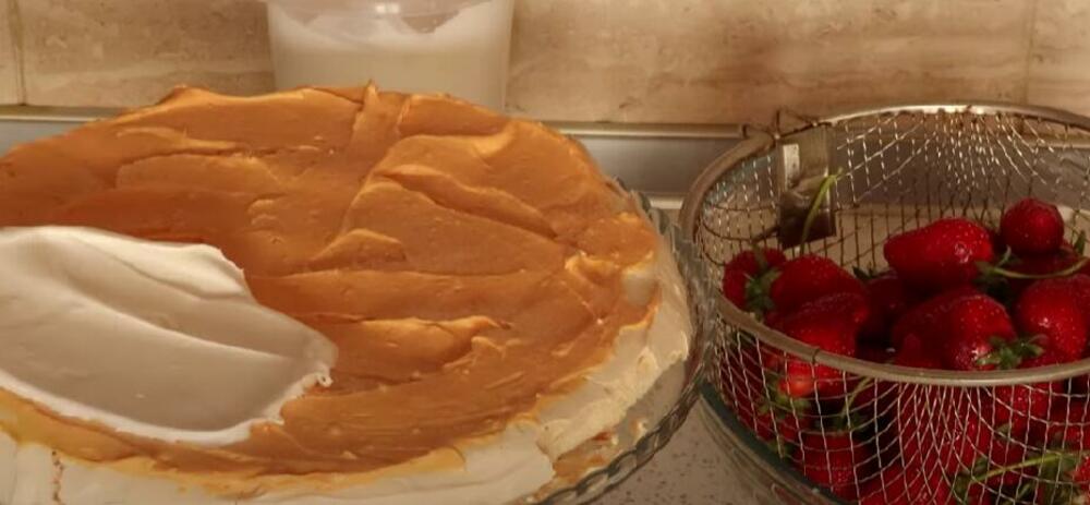 Pavlova torta