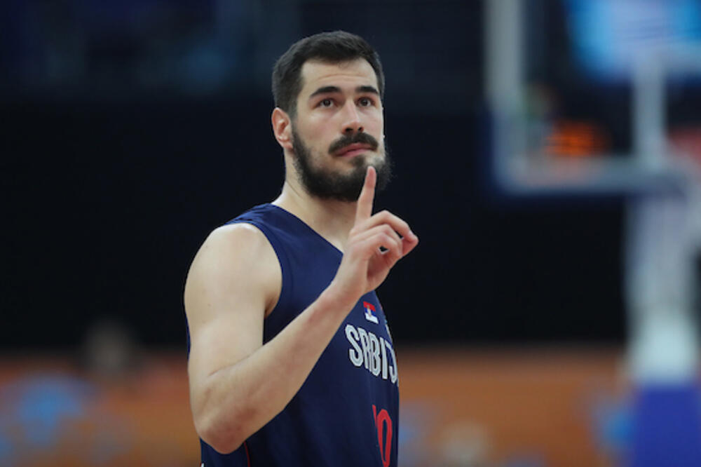 KALINIĆU IZGLEDA ODGOVARAJU NOVA PRAVILA: Srpski košarkaš je lepo profitirao na El Klasiku! (VIDEO)