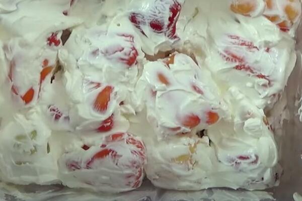 DOMAĆI RECEPT ZA PAPRIKE U PAVLACI: Salata koja ide uz gotovo SVAKO JELO, ovako kremaste do sada NISTE PROBALI