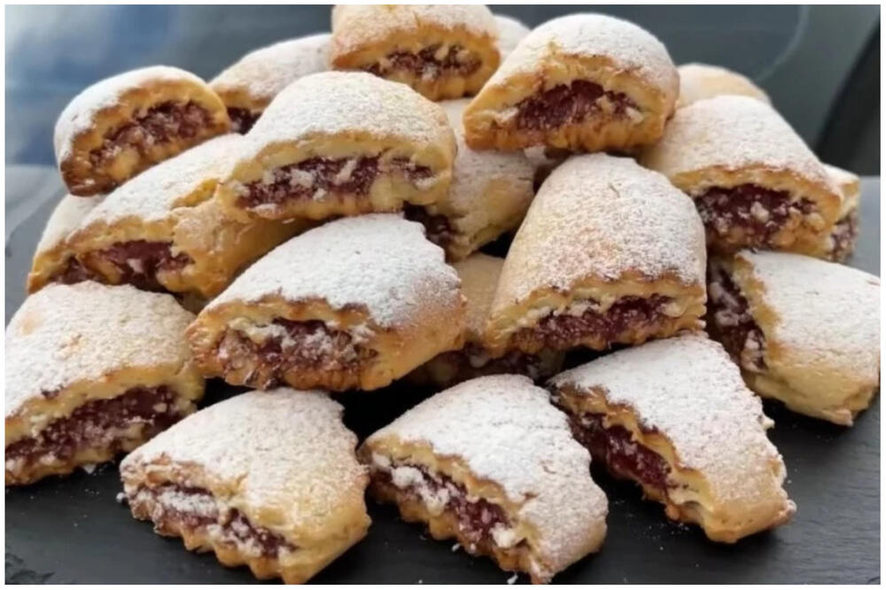 DOMAĆE ŠTRUDLICE SA SMOKVAMA: Tope se u ustima, a još su ukusnije kad odstoje (VIDEO)