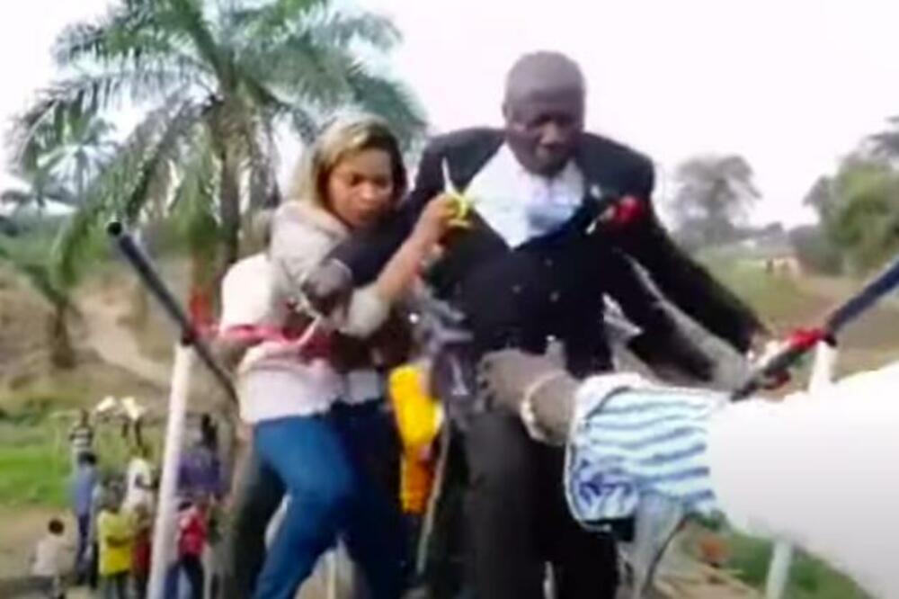 OTVARALI MOST NA CEREMONIJI, U TRENUTKU KAD JE PRESEČENA VRPCA ONE SE URUŠIO: Ceo svet gleda i NE VERUJE! (VIDEO)