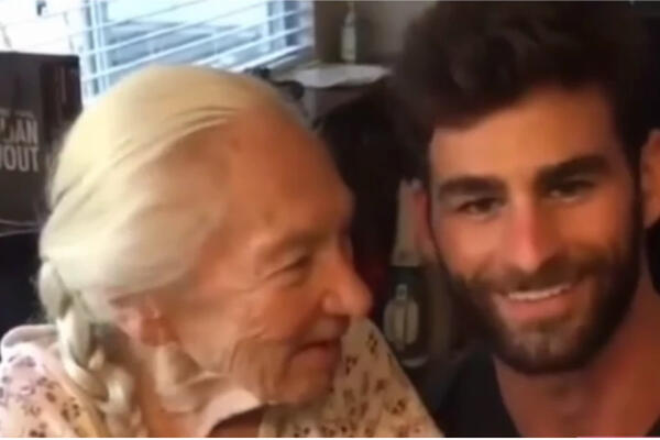 Momak je pozvao KOMŠINICU (89) da živi sa njim: IZNENADIĆETE se kada budete čuli šta je glavni RAZLOG! (VIDEO)