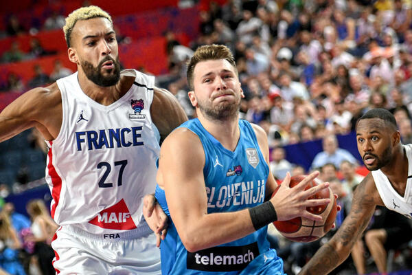 LUKA IGRA KAO DA JE SA DRUGE PLANETE: Neverovatna partija Dončića, pogledajte šta je uradio Francuzima! (VIDEO)