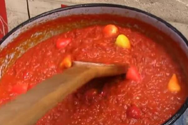 OVAKO JE CELA JUGA PRAVILA LJUTENICU: Caka je u ovoj VRSTI PAPRIKE, dobro obratite PAŽNJU