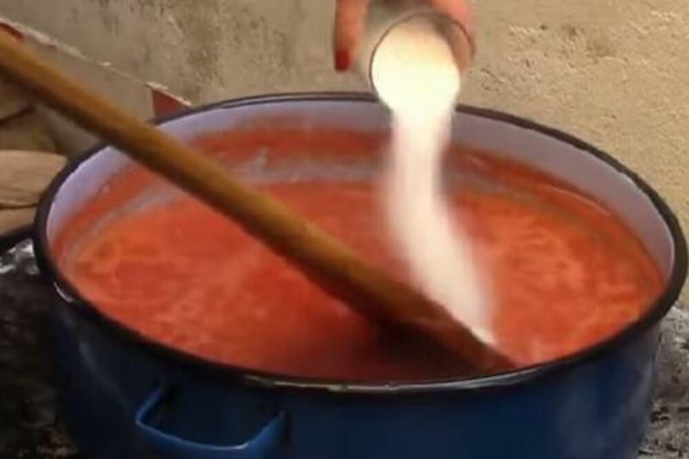 SIGURNO NE ZNATE DA SE OVOLIKO SOLI STAVLJA U LJUTENICU: Od sada ćete samo TOLIKO DODAVATI