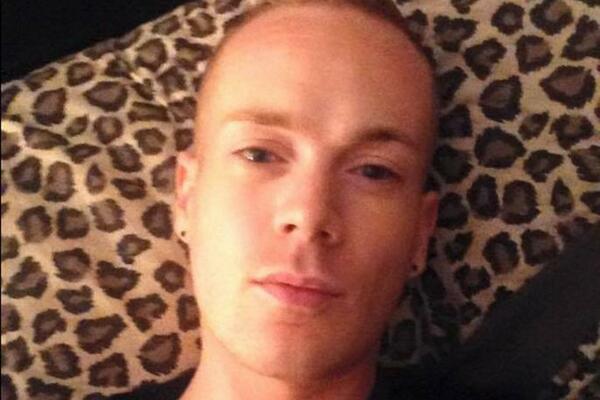 NA PRVOM DEJTU PRIZNAO JE DA IMA SIDU! Odgovor koji je dobio, zakucao ga je za stolicu (FOTO)